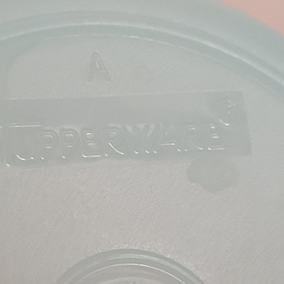 Vintage Tupperware Small Bowls Set of 5 Containers 3 Lids 1286 and 148 - Picture 8 of 12